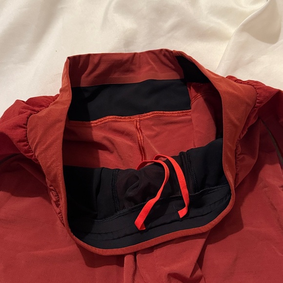 Lululemon License to Train Linerless Short 5" Coral Red size men's medium - Picture 5 of 8